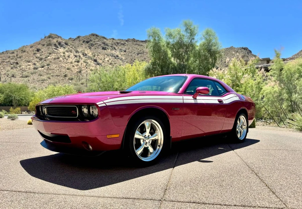 2010 Dodge Challenger 3rd Gen - Image 9 of 23