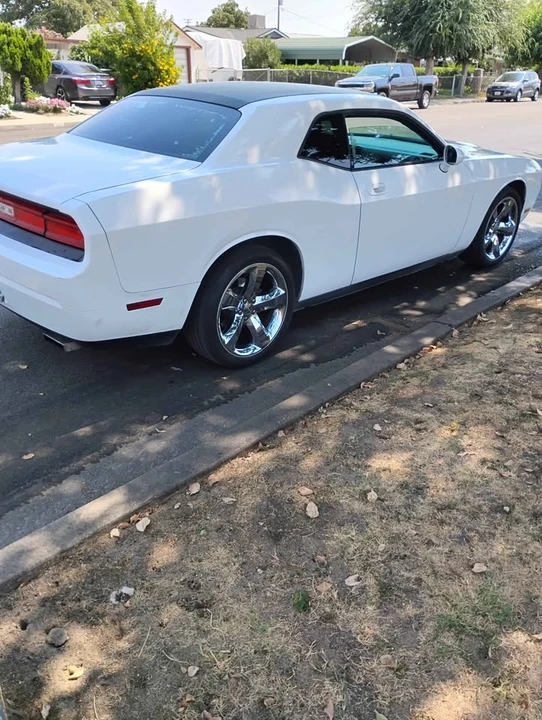 2010 Dodge Challenger 3rd Gen - Image 2 of 6