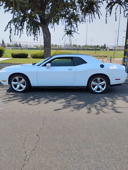 2010 Dodge Challenger 3rd Gen - Image 4 of 6
