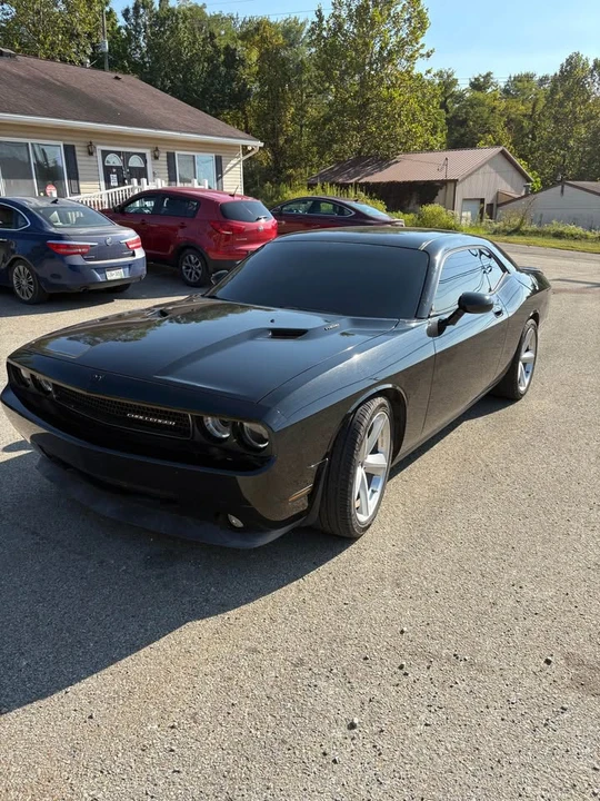 2010 Dodge Challenger 3rd Gen - Image 3 of 9