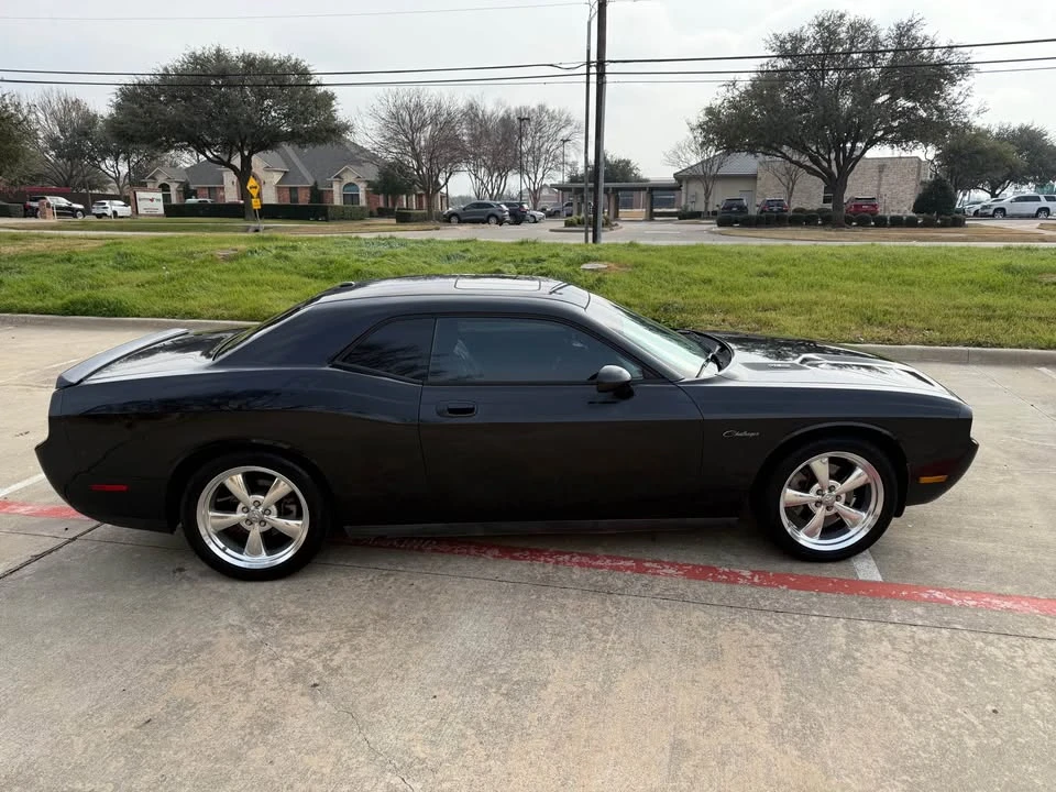 2010 Dodge Challenger 3rd Gen - Image 3 of 15