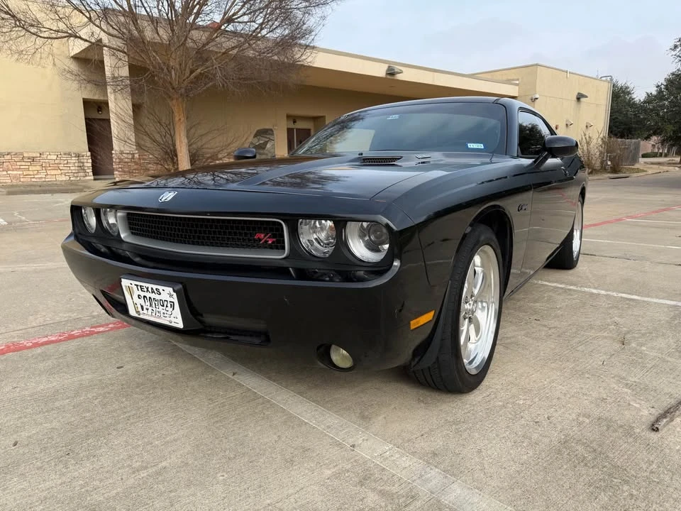 2010 Dodge Challenger 3rd Gen - Image 8 of 15