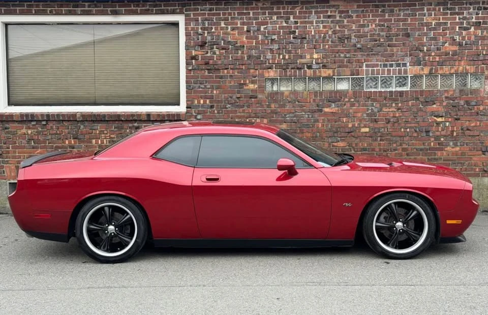 2010 Dodge Challenger 3rd Gen - Image 3 of 11