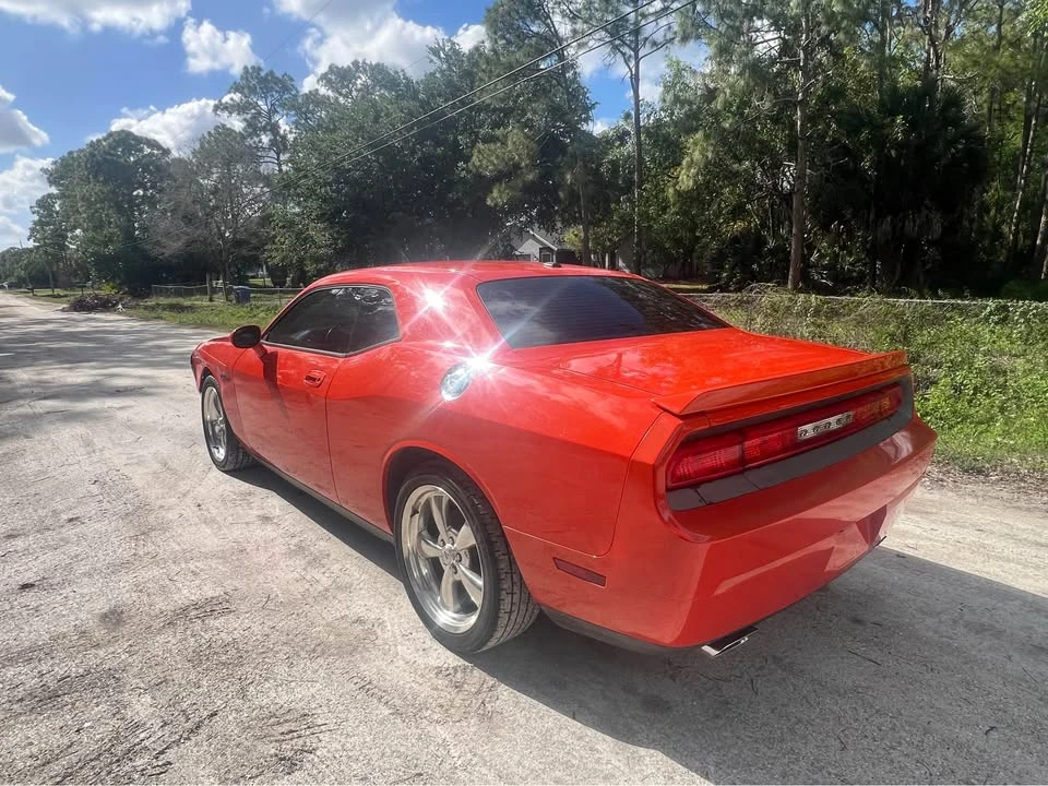 2010 Dodge Challenger 3rd Gen - Image 9 of 20