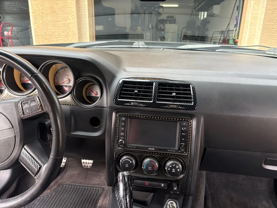 2010 Dodge Challenger 3rd Gen - Image 11 of 19