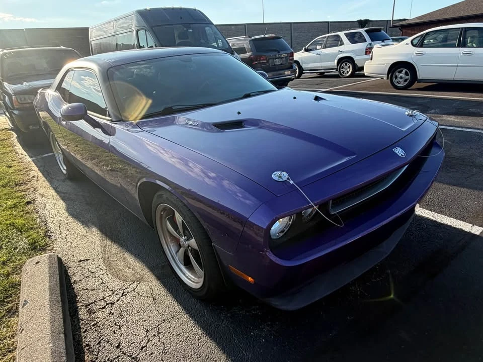 2010 Dodge Challenger 3rd Gen - Image 5 of 13