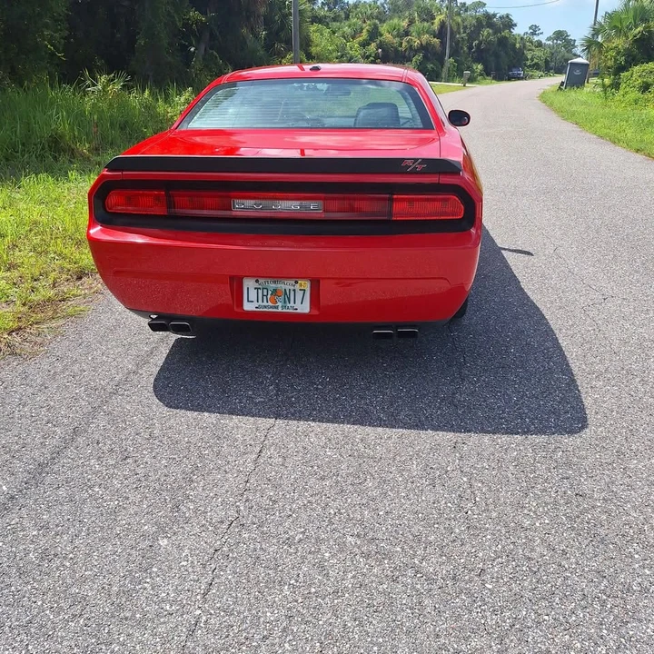2010 Dodge Challenger 3rd Gen - Image 6 of 11