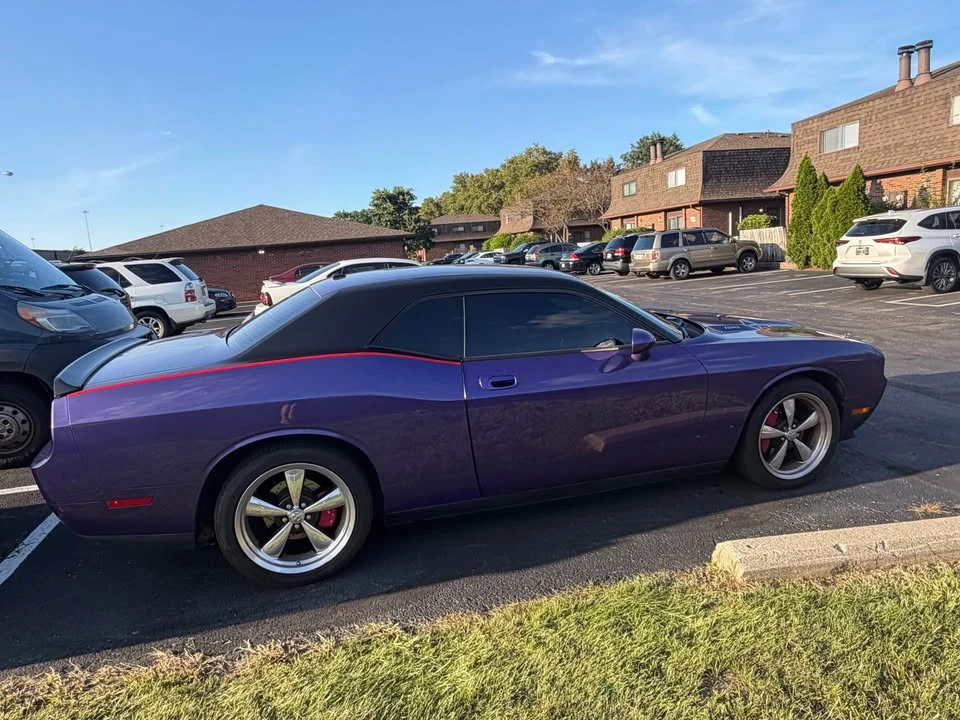 2010 Dodge Challenger 3rd Gen - Image 9 of 13