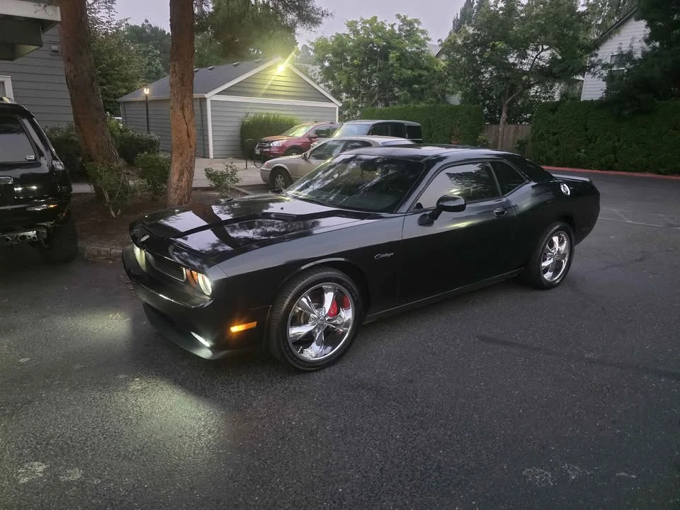 2010 Dodge Challenger 3rd Gen - Image 15 of 16