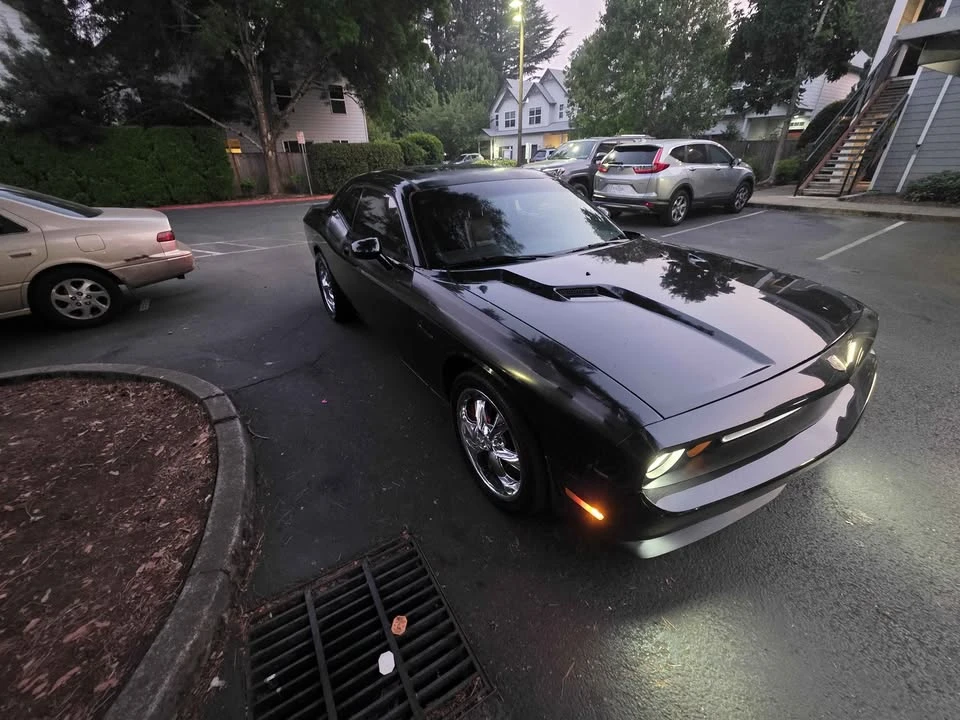 2010 Dodge Challenger 3rd Gen - Image 13 of 16