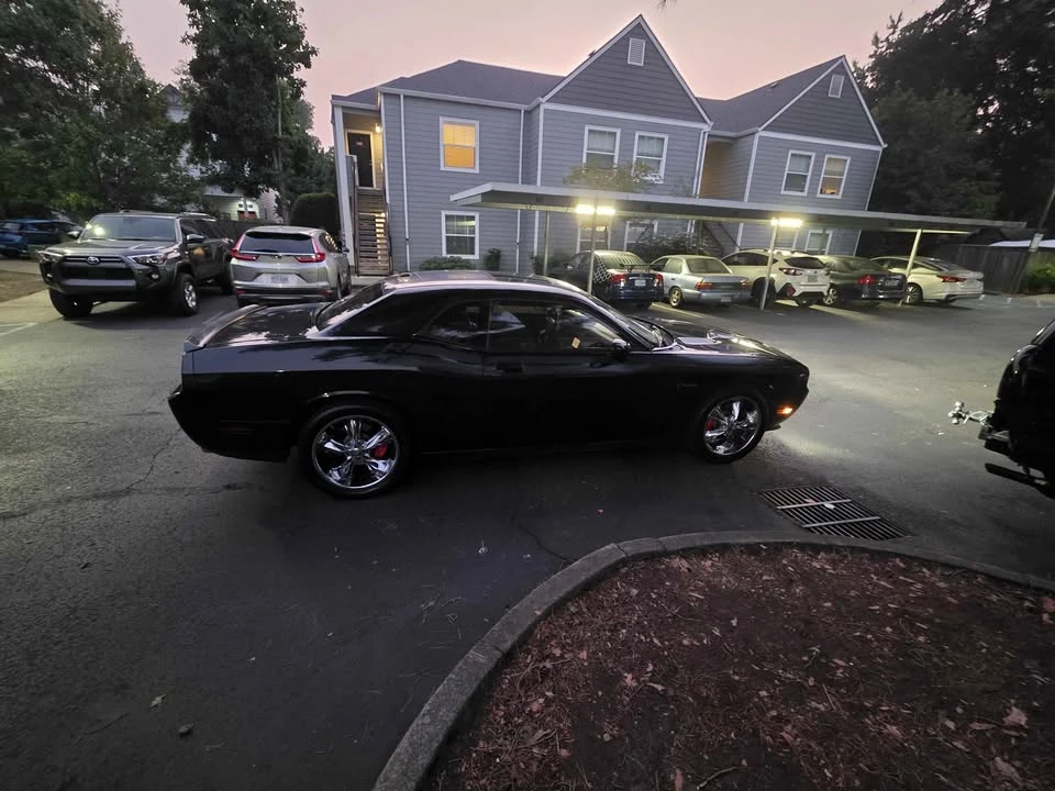 2010 Dodge Challenger 3rd Gen - Image 3 of 16