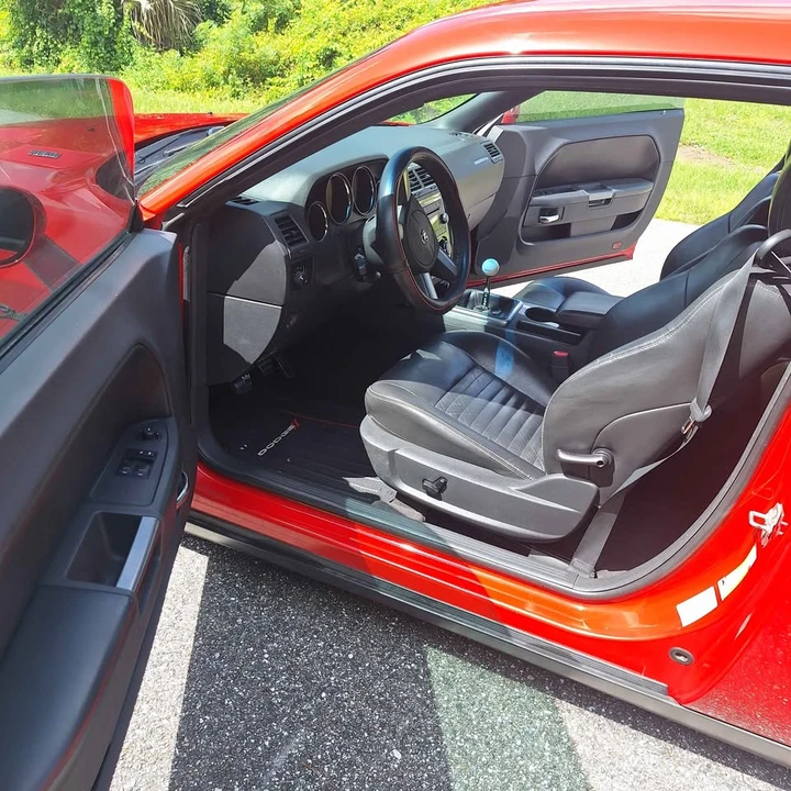 2010 Dodge Challenger 3rd Gen - Image 8 of 11