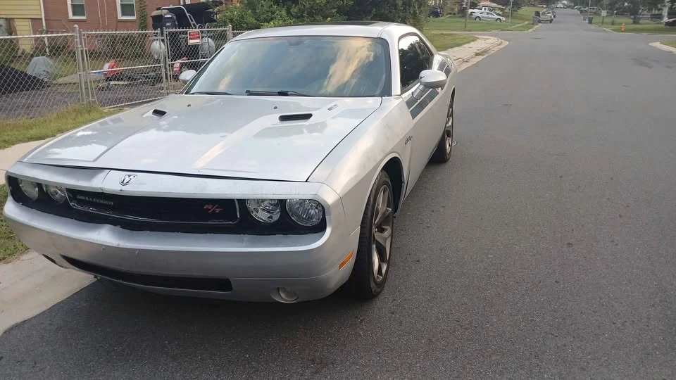2010 Dodge Challenger 3rd Gen - Image 3 of 19