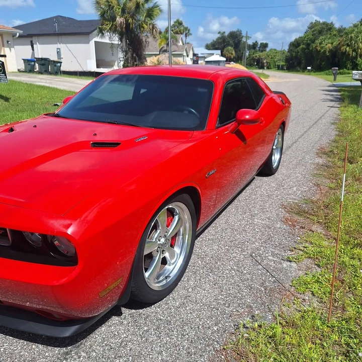 2010 Dodge Challenger 3rd Gen - Image 2 of 11
