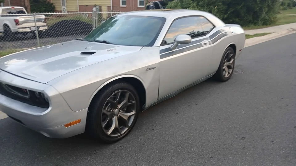 2010 Dodge Challenger 3rd Gen - Image 4 of 19