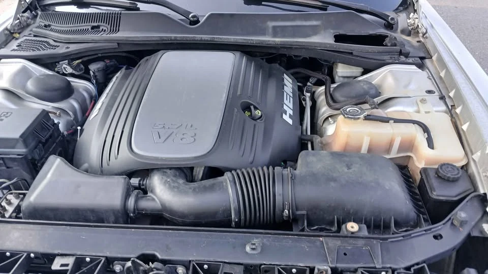 2010 Dodge Challenger 3rd Gen - Image 19 of 19