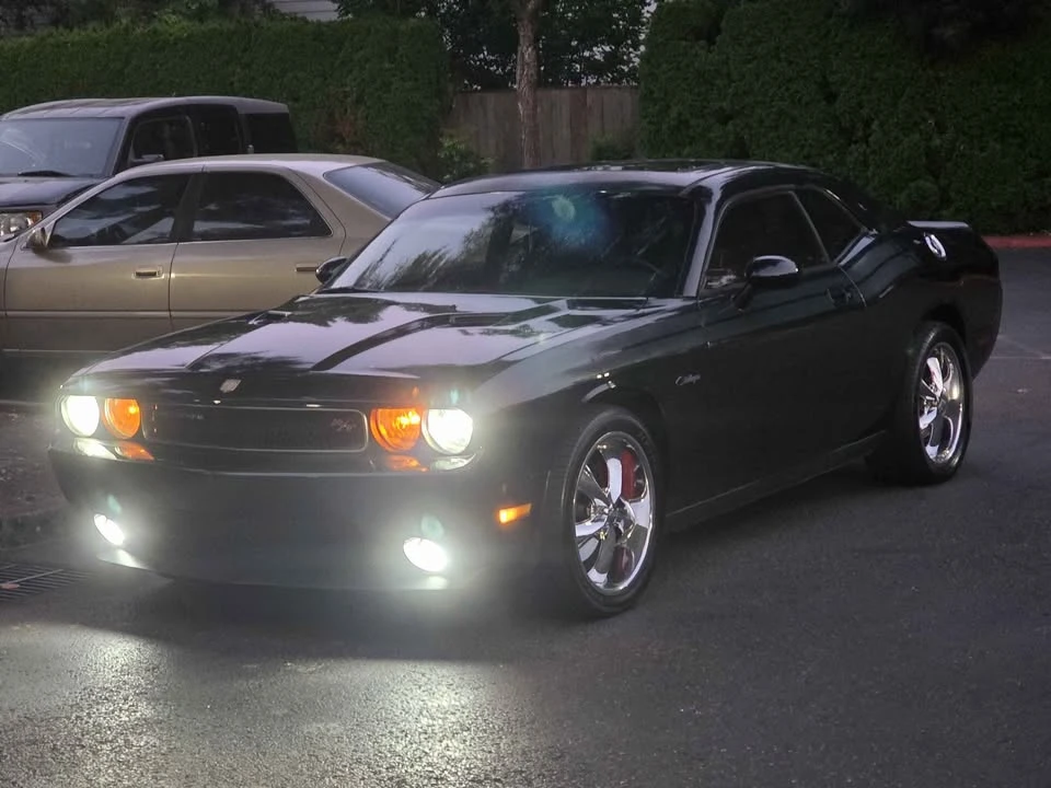 2010 Dodge Challenger 3rd Gen - Image 8 of 16