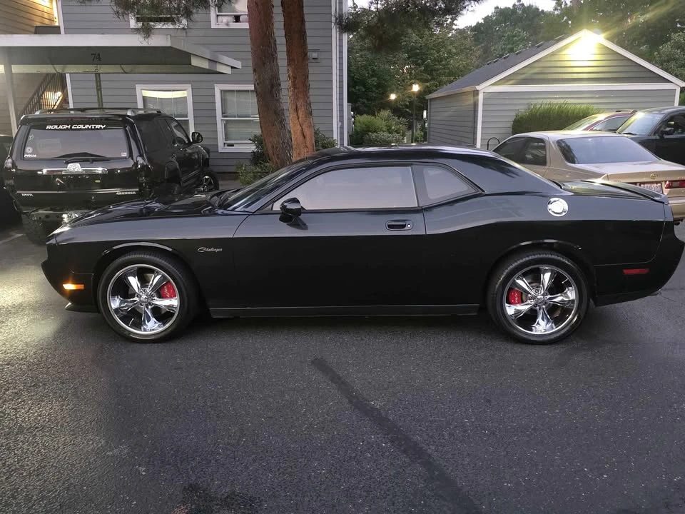 2010 Dodge Challenger 3rd Gen - Image 6 of 16