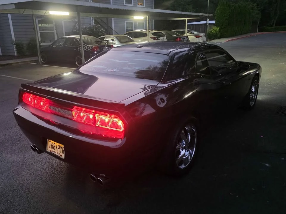 2010 Dodge Challenger 3rd Gen - Image 4 of 16