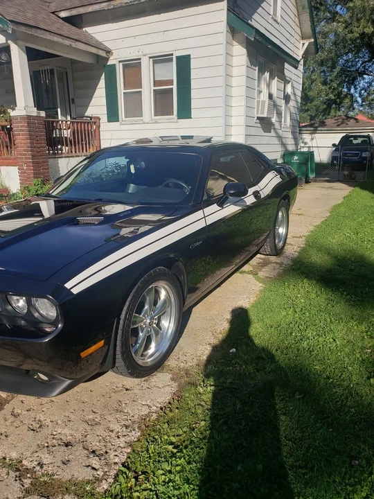 2010 Dodge Challenger 3rd Gen - Image 2 of 7
