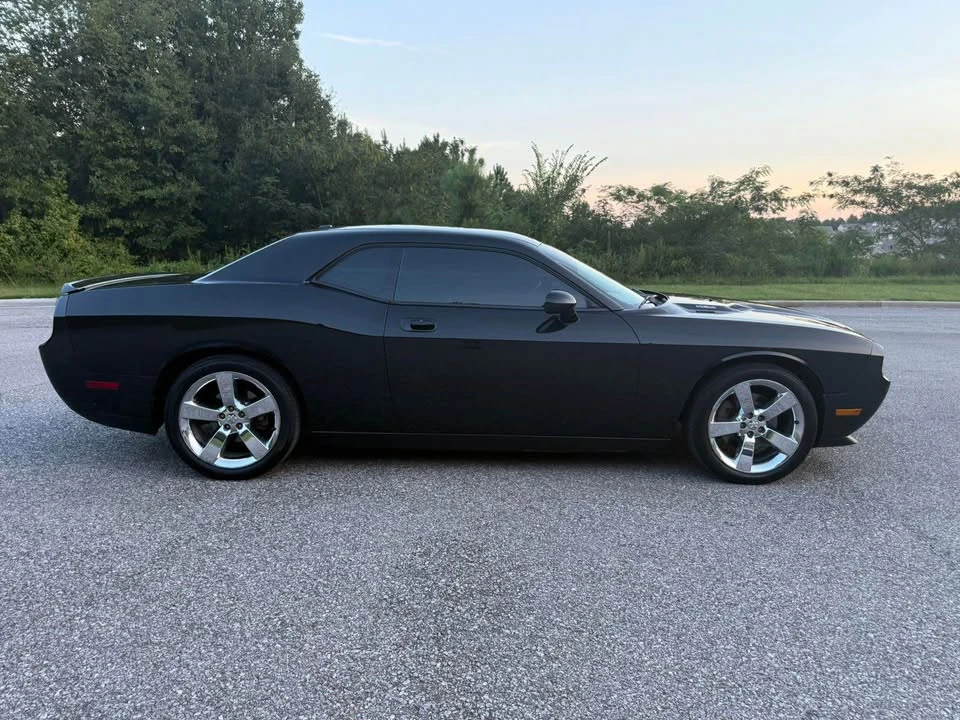 2010 Dodge Challenger 3rd Gen - Image 5 of 10