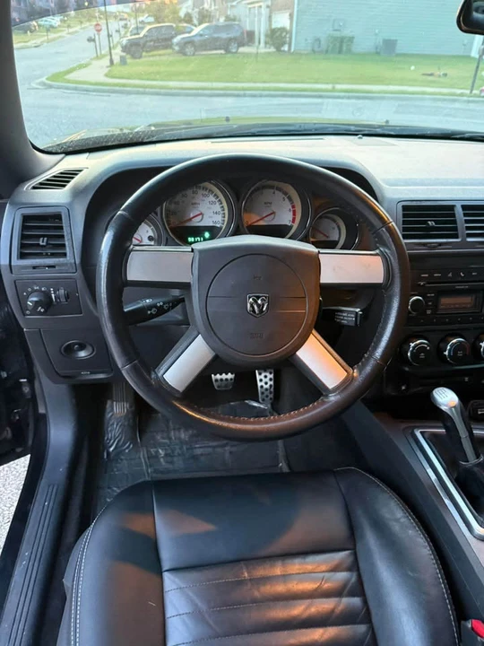 2010 Dodge Challenger 3rd Gen - Image 3 of 10