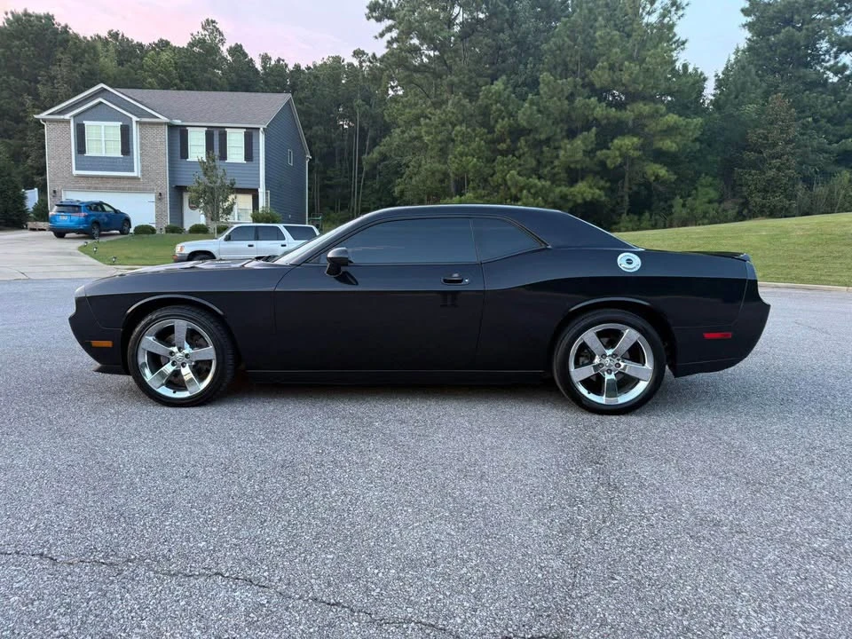 2010 Dodge Challenger 3rd Gen - Image 6 of 10
