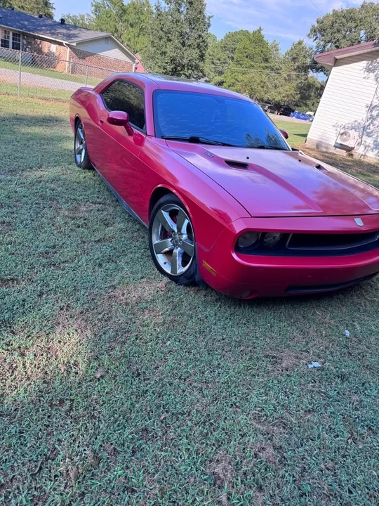 2010 Dodge Challenger 3rd Gen - Image 2 of 11
