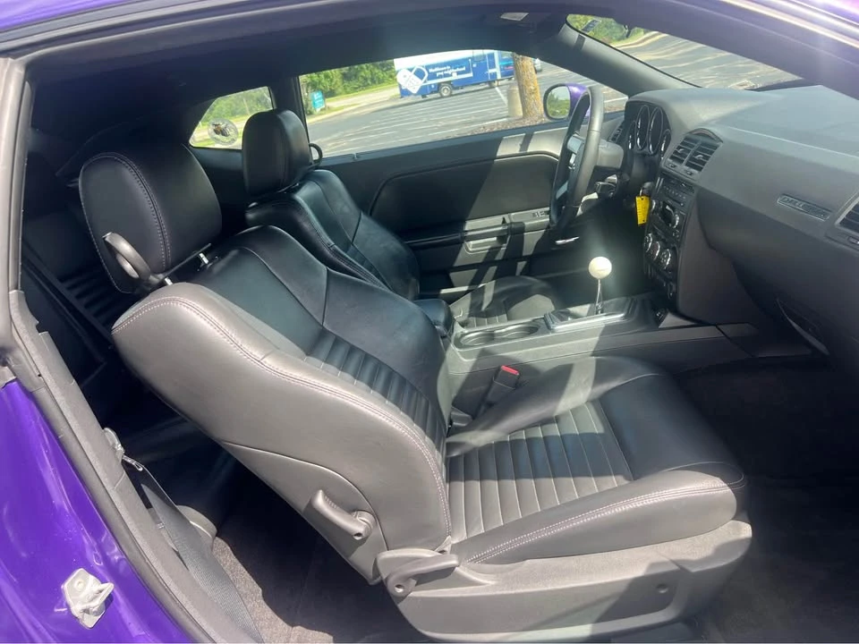 2010 Dodge Challenger 3rd Gen - Image 6 of 10