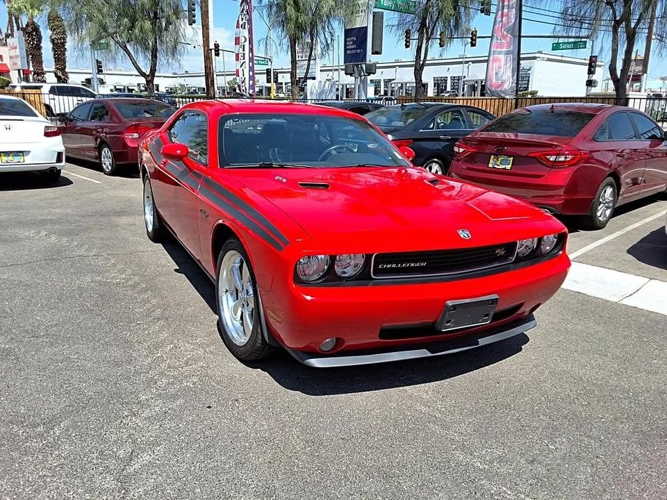 2010 Dodge Challenger 3rd Gen - Image 3 of 8