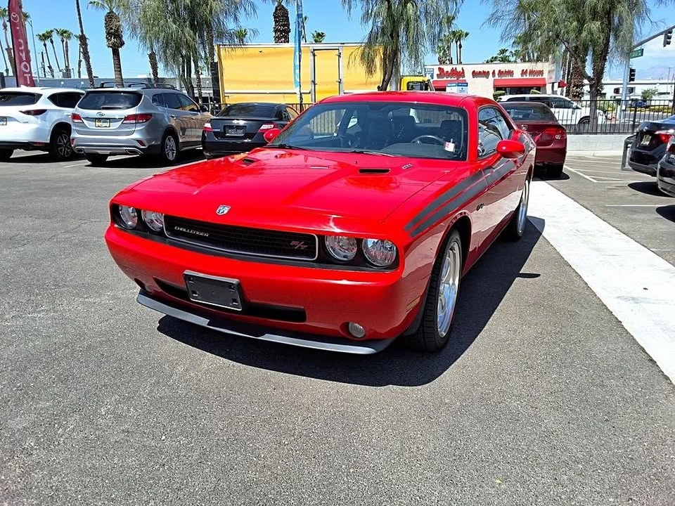 2010 Dodge Challenger 3rd Gen - Image 2 of 8