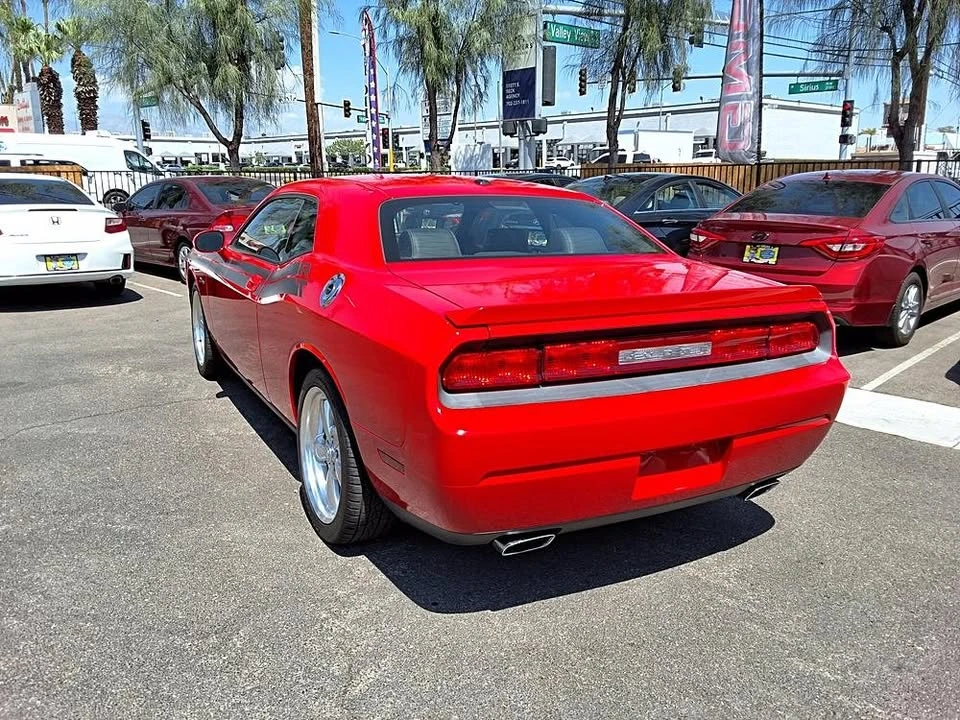 2010 Dodge Challenger 3rd Gen - Image 5 of 8