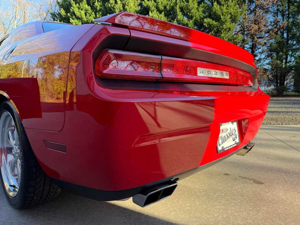 2010 Dodge Challenger 3rd Gen - Image 10 of 21