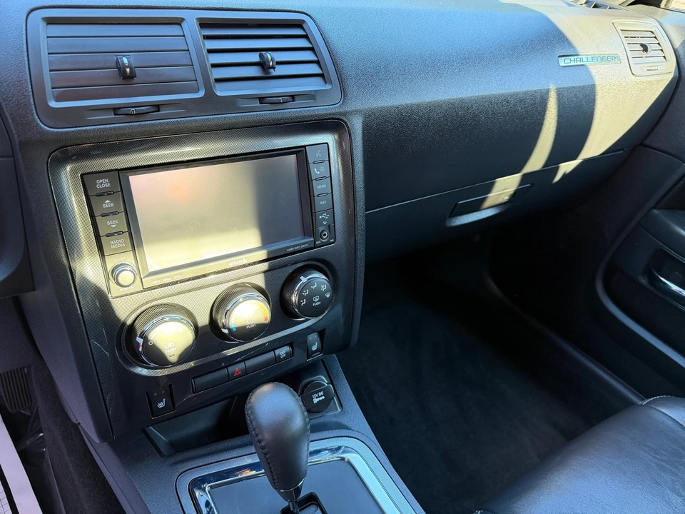 2010 Dodge Challenger 3rd Gen - Image 13 of 21