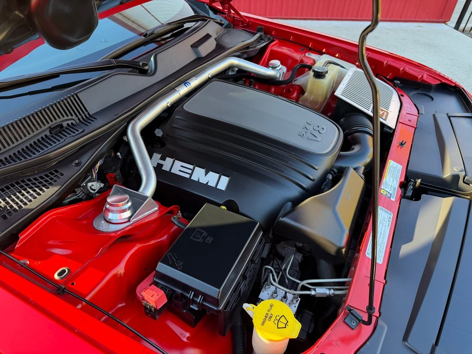2010 Dodge Challenger 3rd Gen - Image 19 of 21