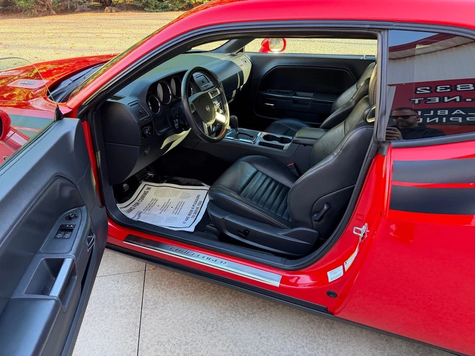 2010 Dodge Challenger 3rd Gen - Image 8 of 21