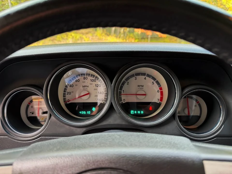 2010 Dodge Challenger 3rd Gen - Image 16 of 20
