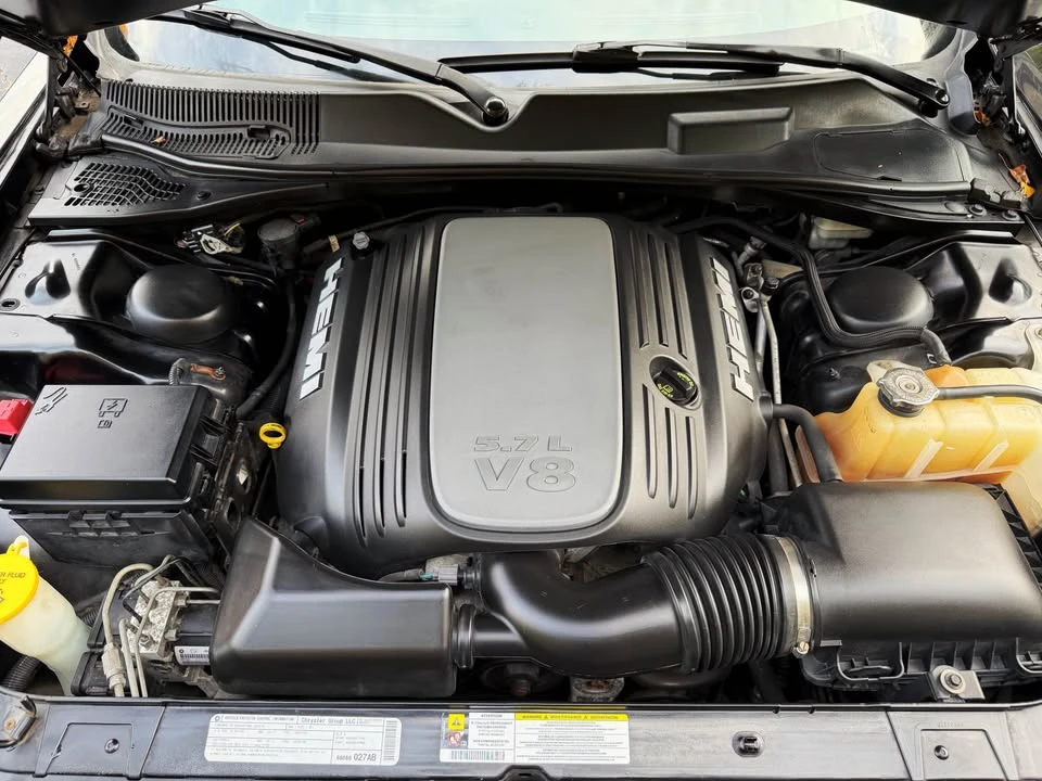2010 Dodge Challenger 3rd Gen - Image 18 of 20