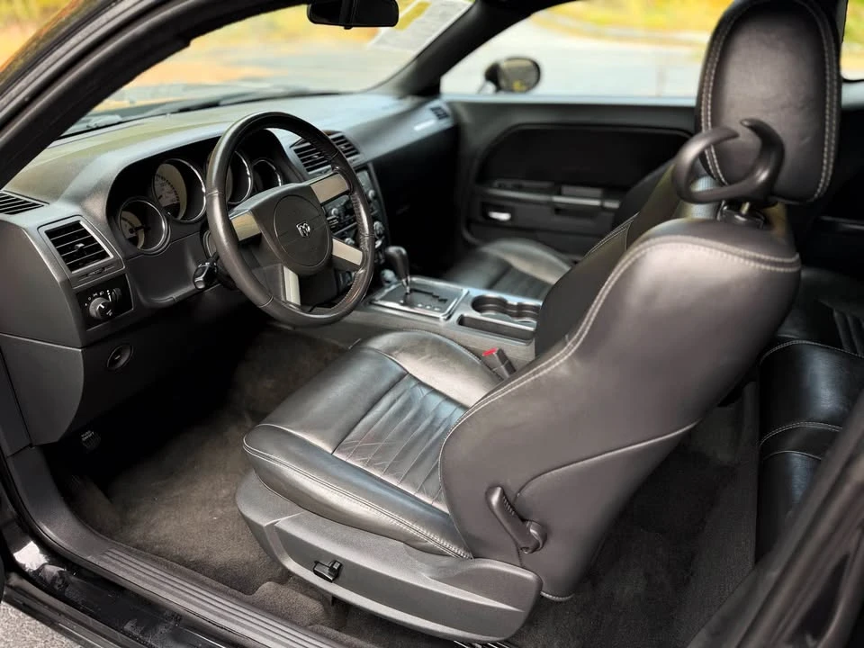 2010 Dodge Challenger 3rd Gen - Image 14 of 20