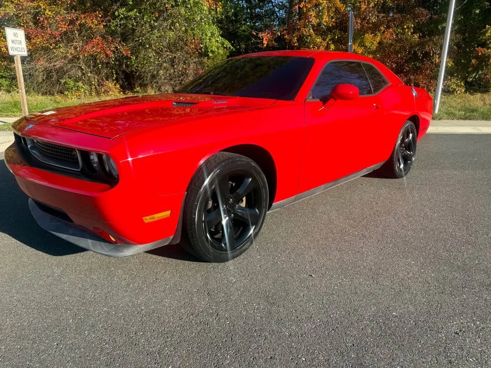 2010 Dodge Challenger 3rd Gen - Image 2 of 10