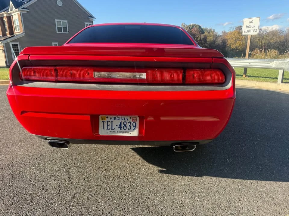 2010 Dodge Challenger 3rd Gen - Image 8 of 10