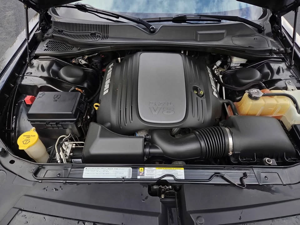 2010 Dodge Challenger 3rd Gen - Image 15 of 16