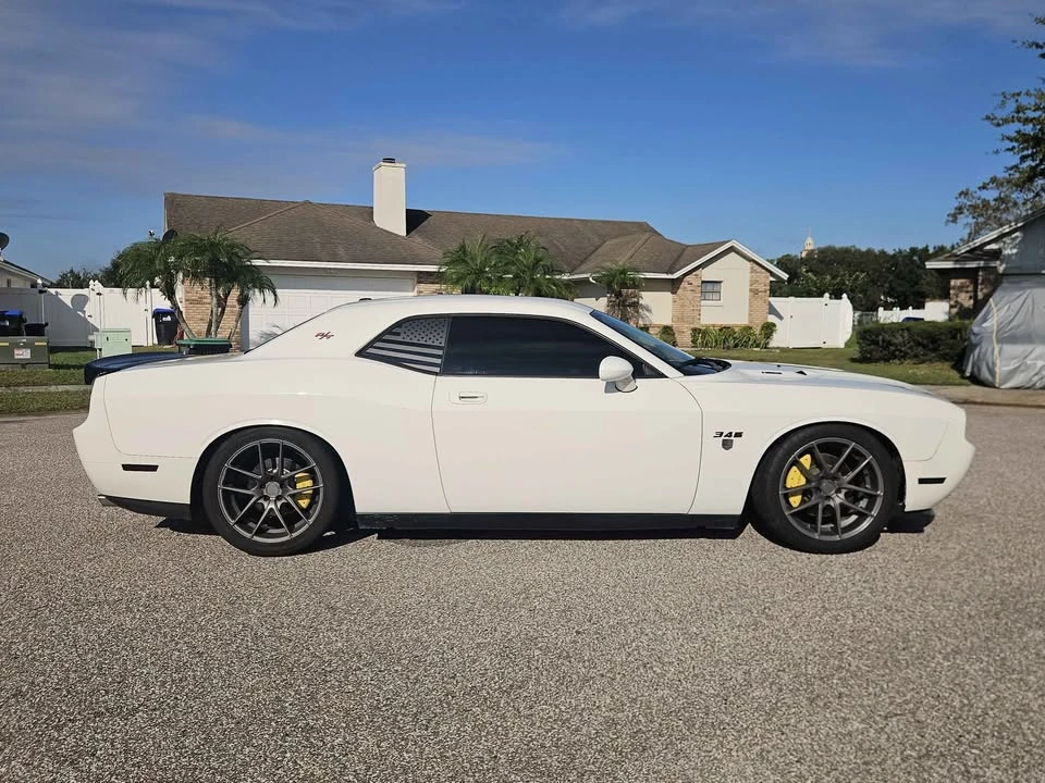 2010 Dodge Challenger 3rd Gen - Image 10 of 16