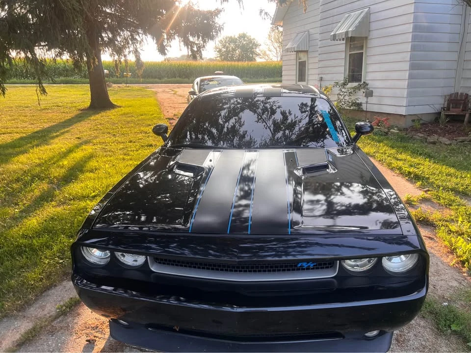 2010 Dodge Challenger 3rd Gen - Image 2 of 3
