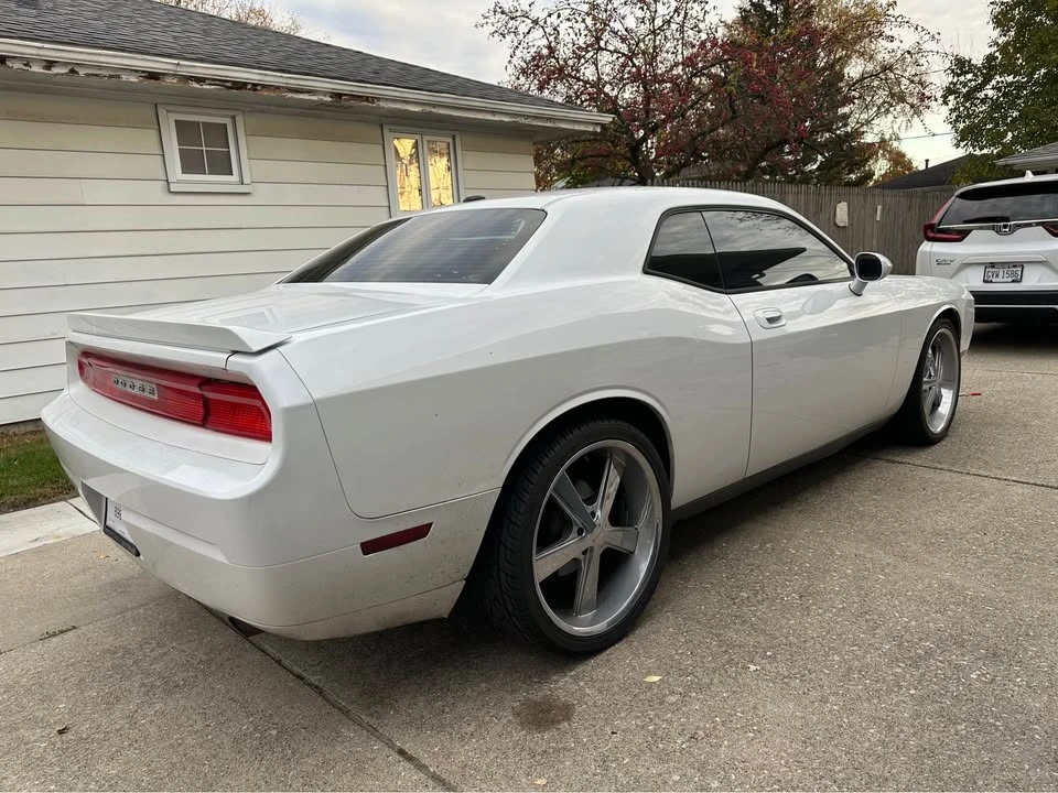 2010 Dodge Challenger 3rd Gen - Image 5 of 15
