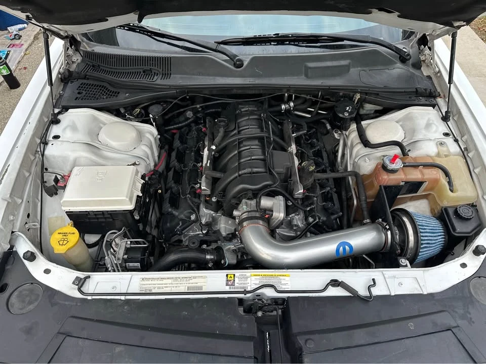 2010 Dodge Challenger 3rd Gen - Image 8 of 15