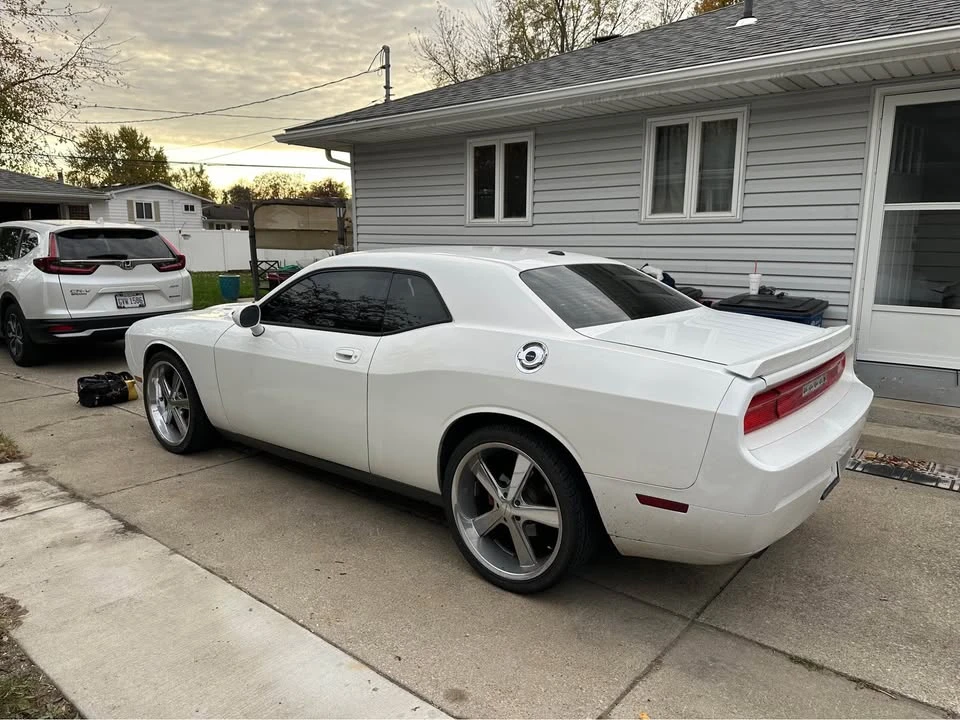 2010 Dodge Challenger 3rd Gen - Image 3 of 15