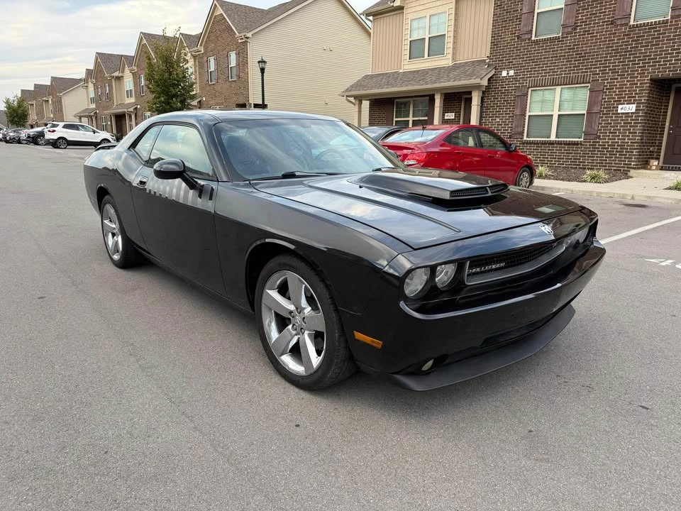 2010 Dodge Challenger 3rd Gen - Image 2 of 8