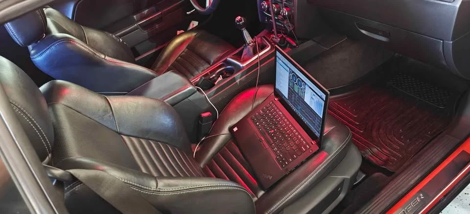 2010 Dodge Challenger 3rd Gen - Image 14 of 15
