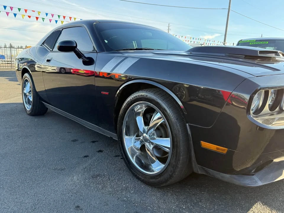 2010 Dodge Challenger 3rd Gen - Image 2 of 9
